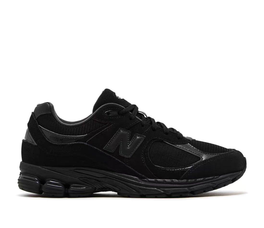 New Balance New Balance 2002R Triple Black Suede