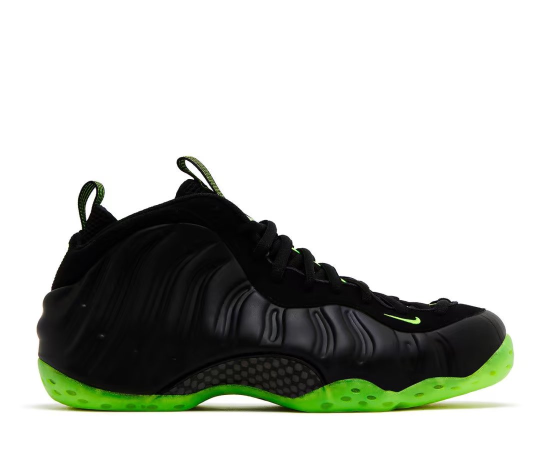 Nike Air Foamposite One Black Volt — vue principale