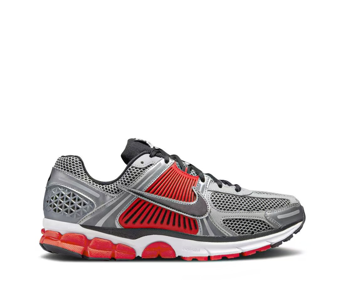 Nike Zoom Vomero 5 Bright Crimson Metallic Silver — vue principale