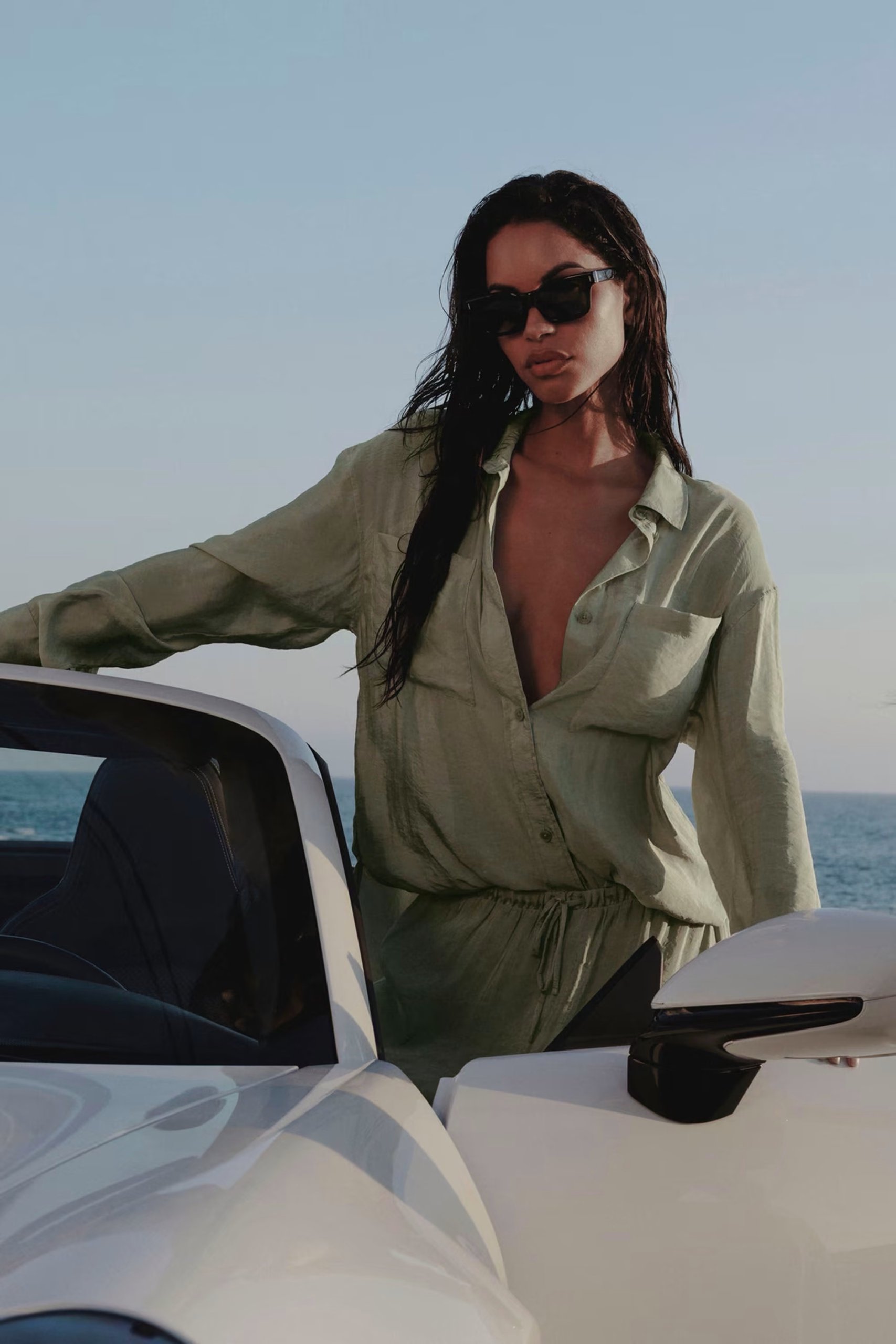 Semi-Sheer Golden Hour Button Down Long Sleeve - Dune Grass — vue principale