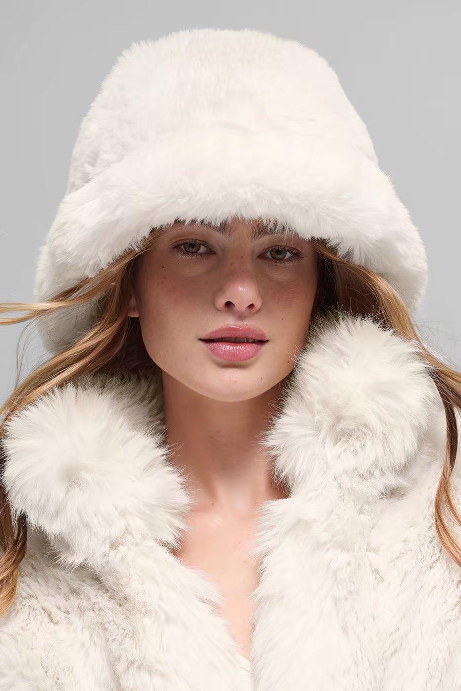 Alo Yoga Faux Fur Starstruck Bucket Hat - Ivory