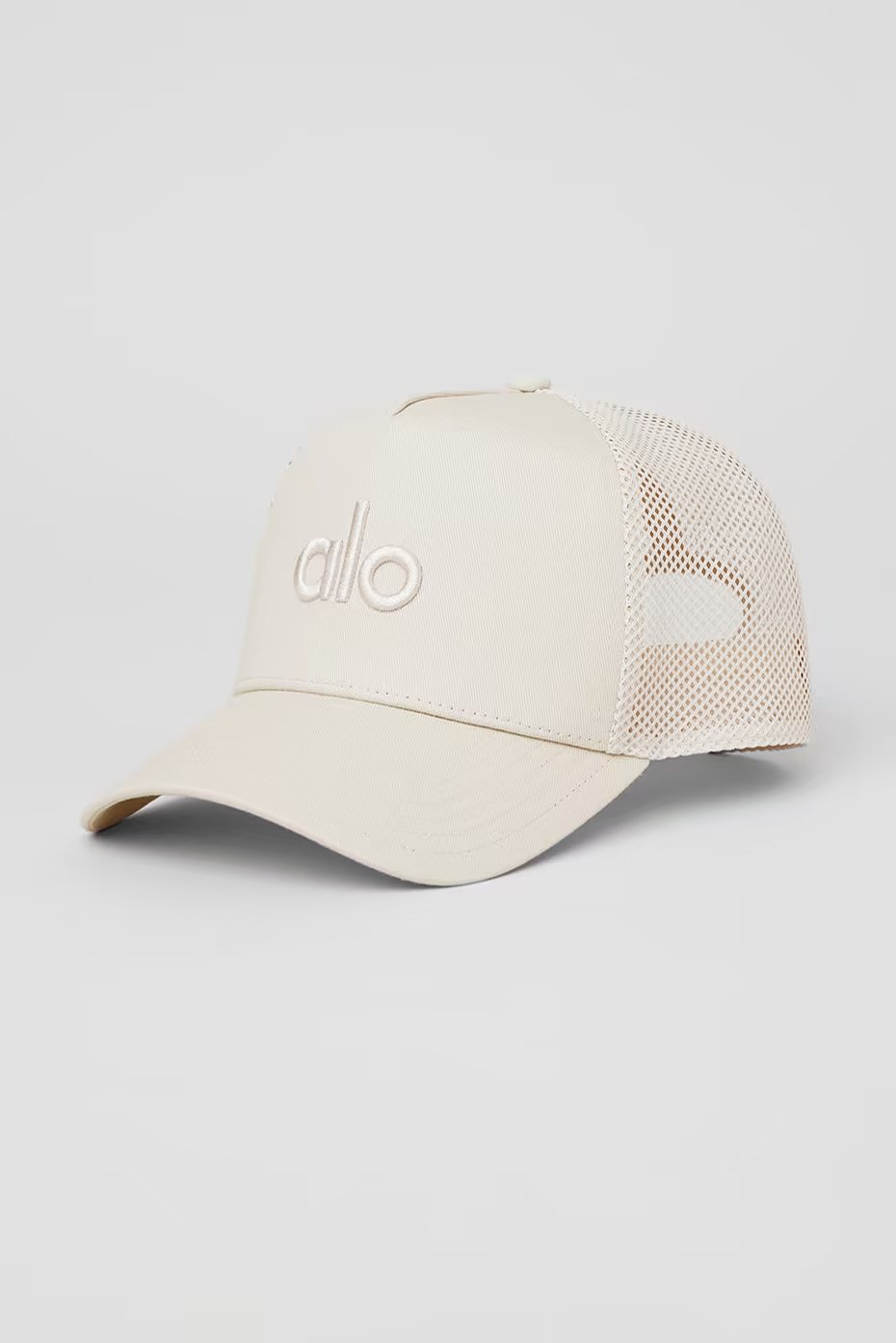 Alo Yoga District Trucker Hat - Bone