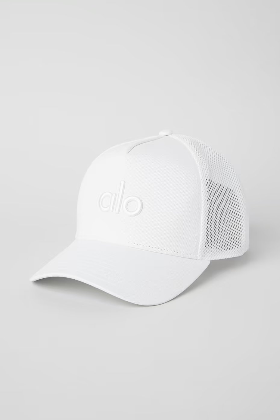 Alo Yoga District Trucker Hat - White/White